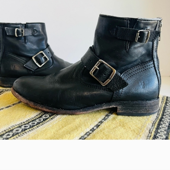 Frye Women's Black Genuine Leather Engineer Ankle Buckle Boot 7 - Picture 10 of 11